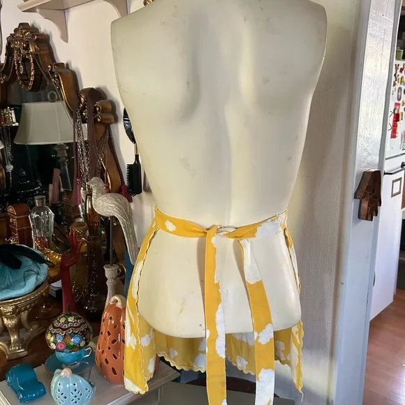 Vintage Butterfly Apron - Picture 9 of 11